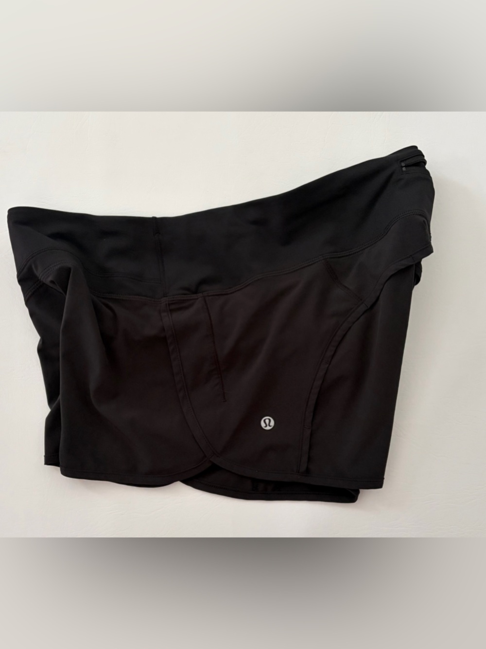 Lululemon Women’s Shorts Run Times
Short II 4" BLACK Lined Size 10 - Picture 13 of 16